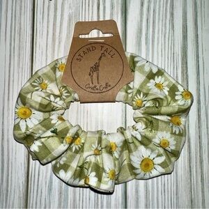 Last 1! $7ea or 3/$15 daisies on sage green hair Scrunchie new